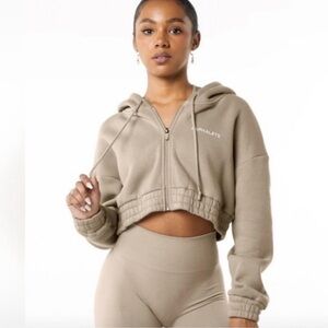 Alphalete Classic Capital Full-Zip Crop Jacket